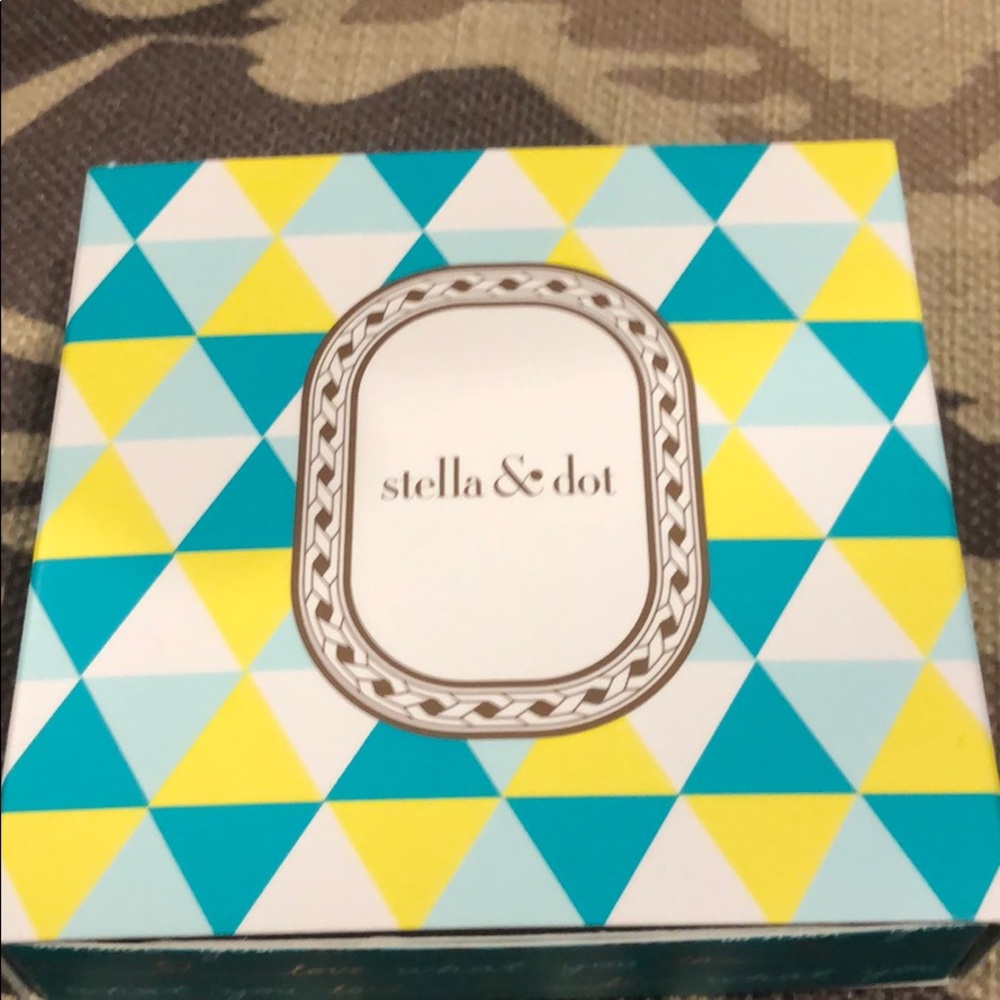 Brand new, never worn gold bracelet